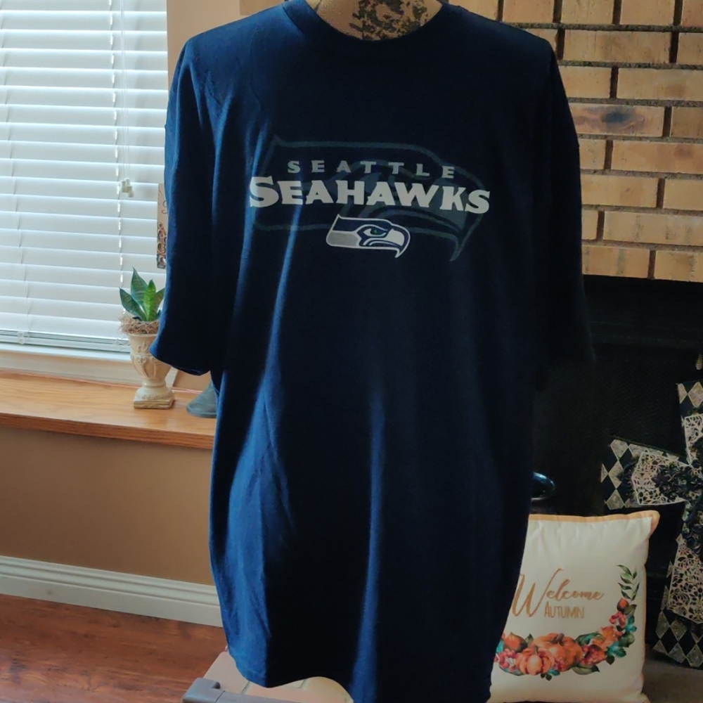 SEATTLE SEAHAWKS TEE NWT